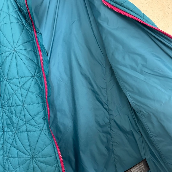 Ladies North Face Jacket - Picture 5 of 10